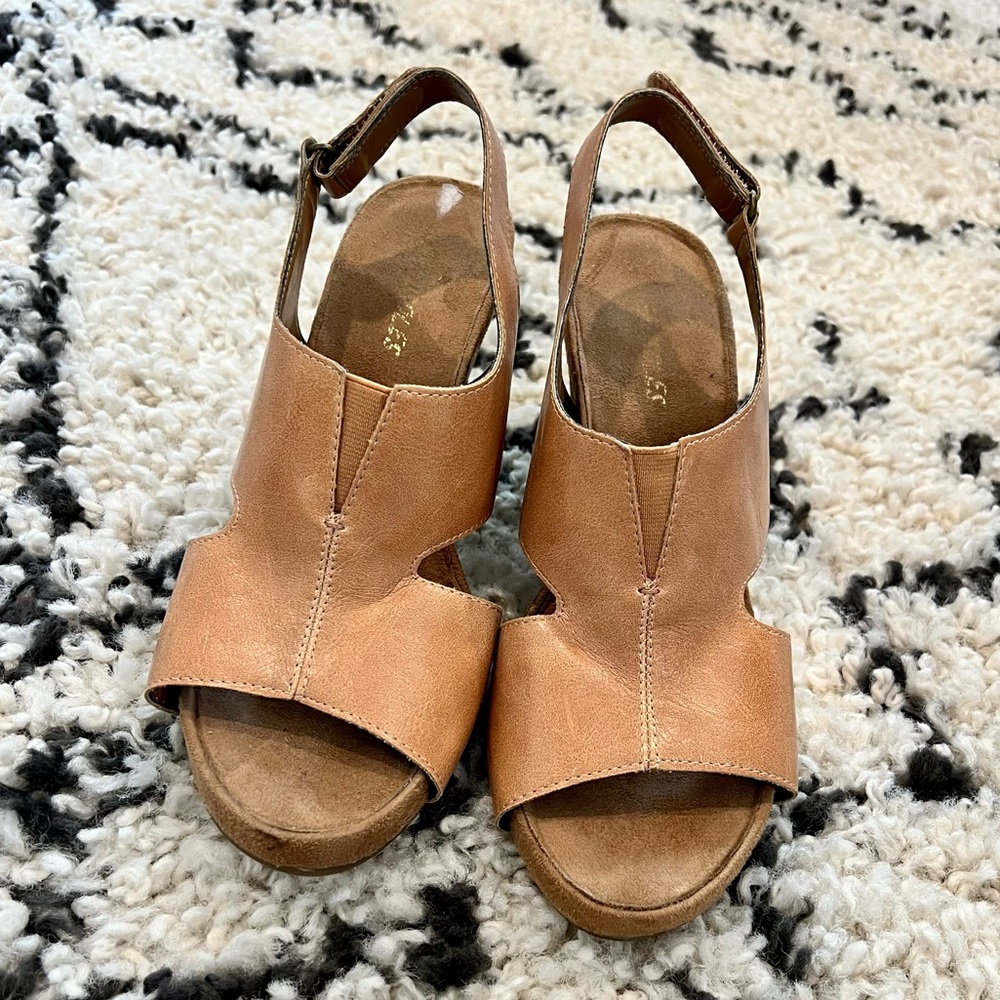 AEROSOLS Wedge Sandal